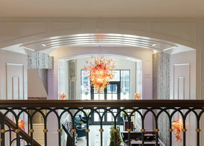 Broadway Plaza Hotel